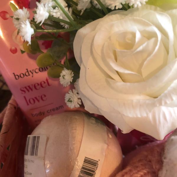 Photo of Cute Valentine’s Day Gift Basket