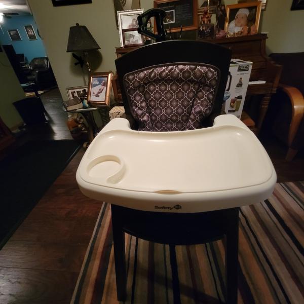 Photo of Safety First high chair 