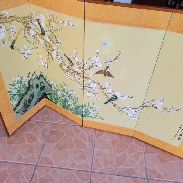 Photo of Wall decoration in top of table 