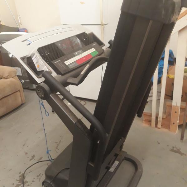 Photo of Gold's Gym VX 5000 Treadmill