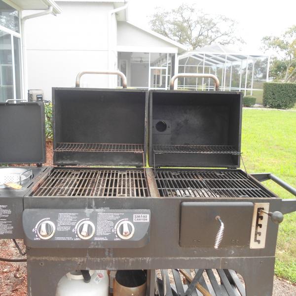 Photo of Smoke Canyon Trio Grill Model Number GR2247702-SC