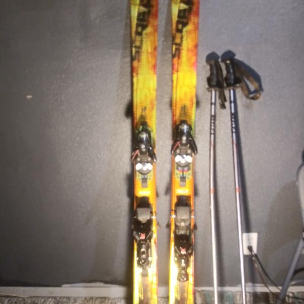 Photo of Salomon skis 