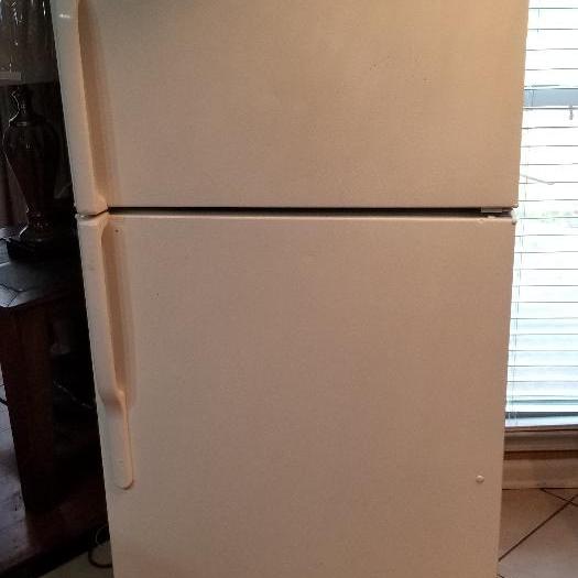 Photo of GE Refrigerator/Freezer