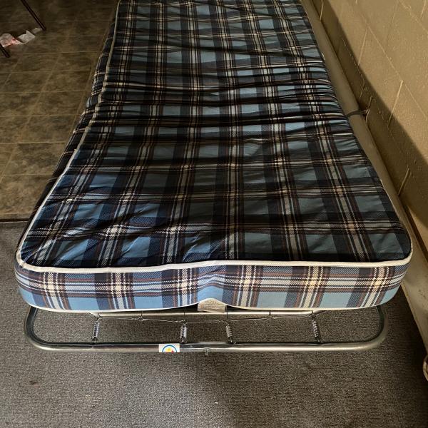 Photo of Too away bed 
