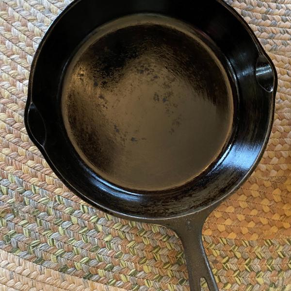 Photo of 10 inch black iron pan