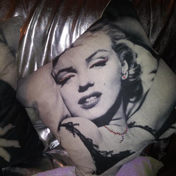 Photo of NEW!!! Marilyn  Monroe pillow!! 