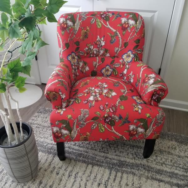 Photo of Brand new accent chairs