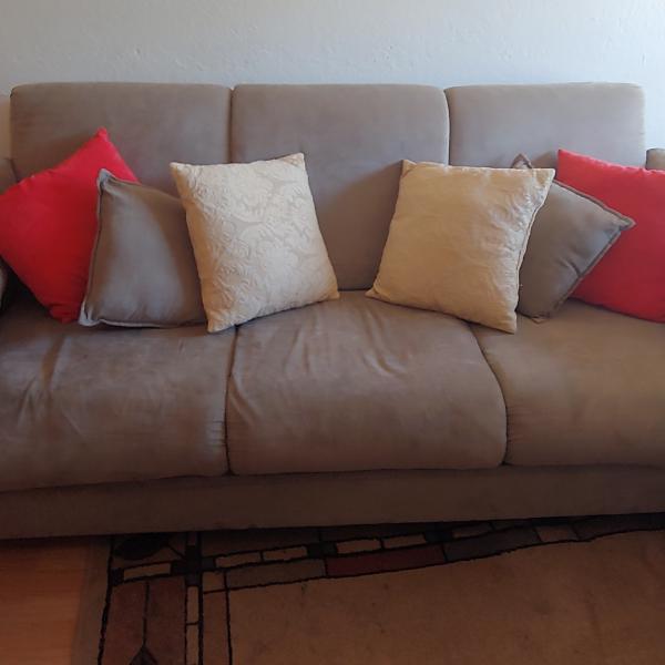 Photo of Love Seat w Pull out Bed