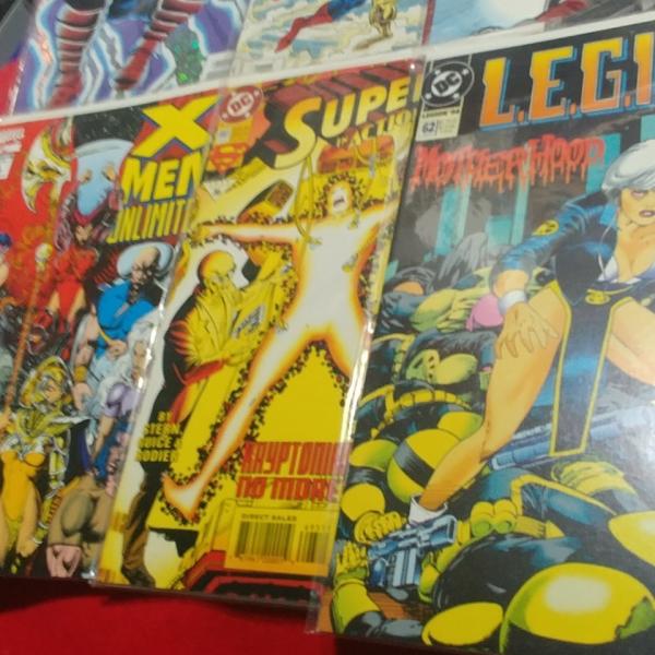 Photo of Lot of 20 mint Marvel & DC comics. Plus 2 free. As a lot only.