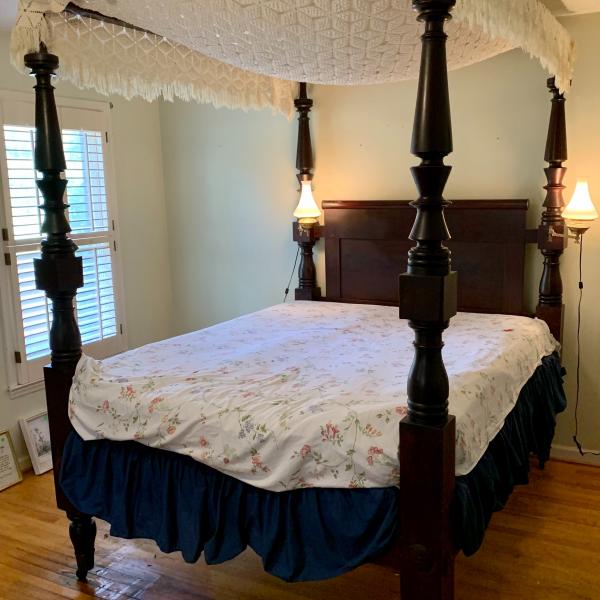 Photo of Beautiful Antique Four Poster Canopy Bed