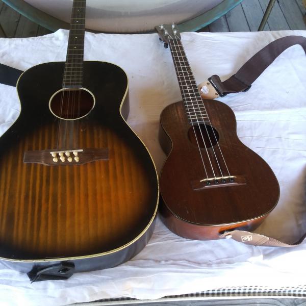 Photo of uke & guitar