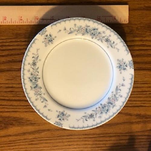 Photo of Society fine china Harmony 5217 pattern Place setting for 4