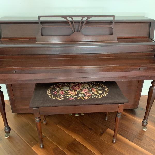 Photo of Lester Spinet Piano