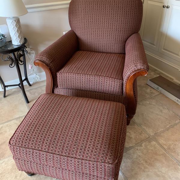 Photo of Upholstered Livingroom Chair 