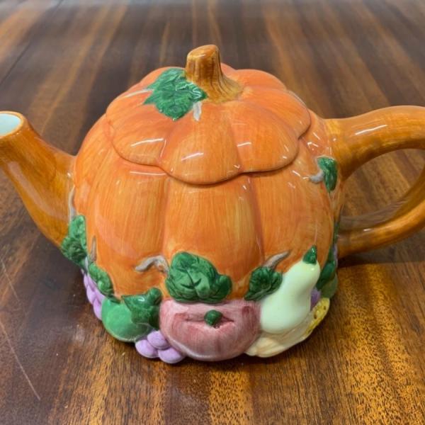 Photo of I6 - Ceramic Pumpkin Tea Pot