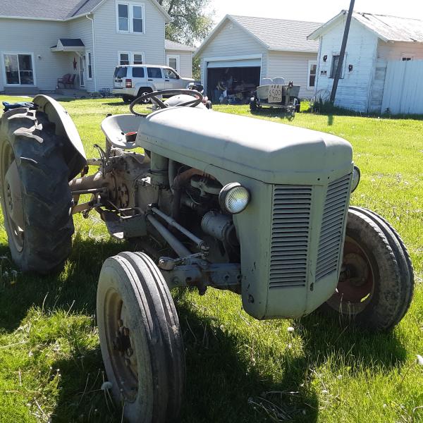 Photo of T020 ferguson tractor
