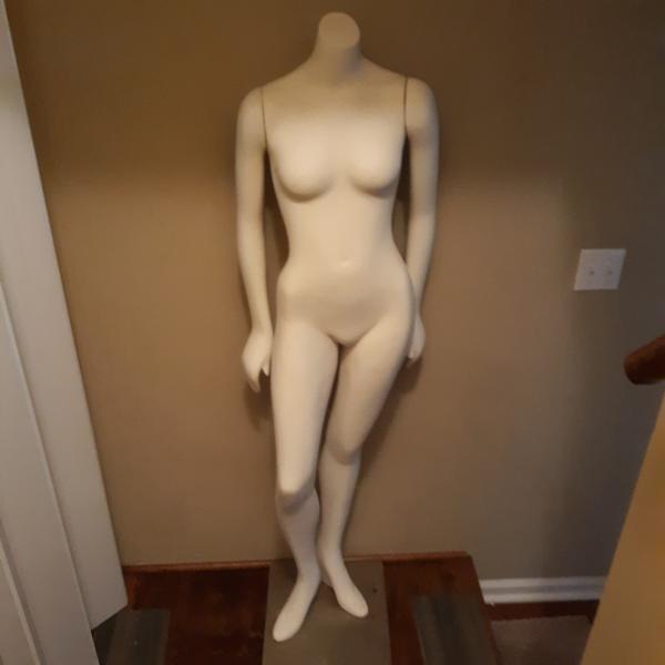 Photo of Mannequin, full size