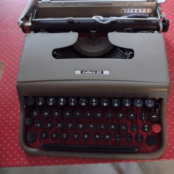 Photo of Olivetti Typewriter