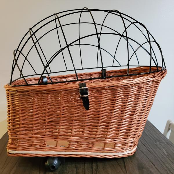Photo of Wicker pet carrier for bicycle