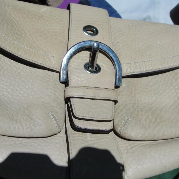 Photo of BEIGE VINTAGE COACH BAG WITH SERIAL NUMBER INSIDE 