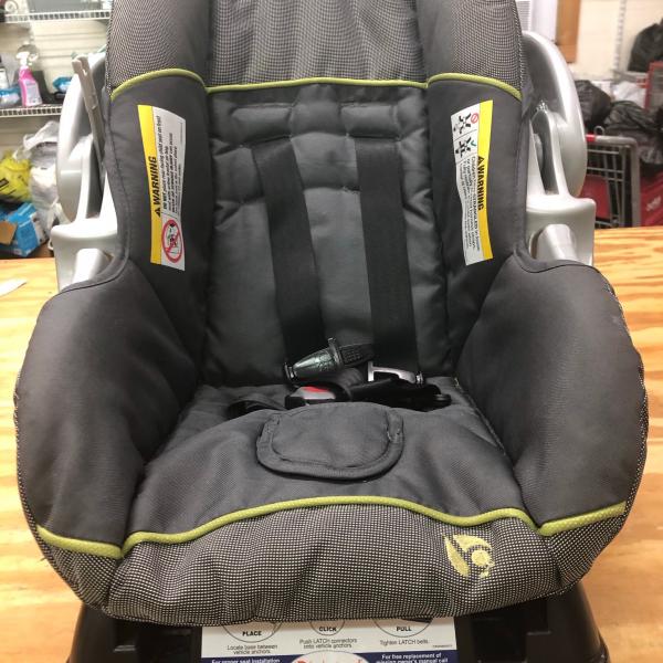 Photo of Infant baby seat carrier with base
