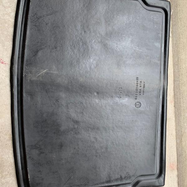 Photo of VW Golf Cargo trunk cover