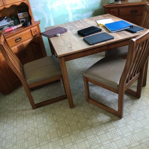 Photo of Table & Chairs