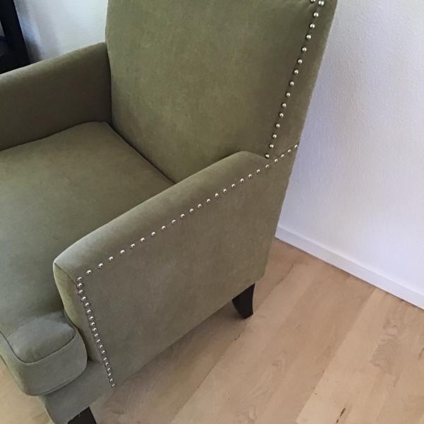 Photo of Like new arm chair, fits into any space