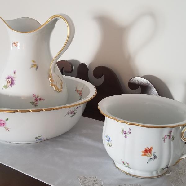 Photo of Vintage bowl and pitcher set