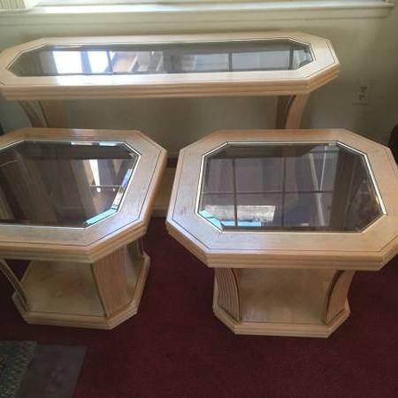Photo of 3 end tables