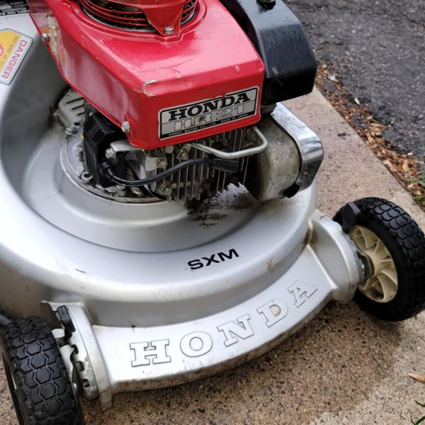 Photo of HONDA  LAWNMOWER H21-CK SXM SELF PROPELLED IGNITION START CLIPPING BAG