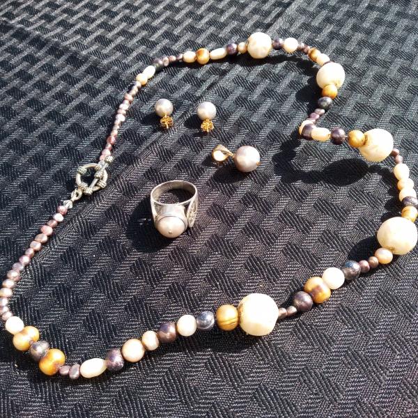 Photo of Pearl necklace set