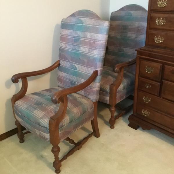 Photo of 2 Heavy Side Chairs