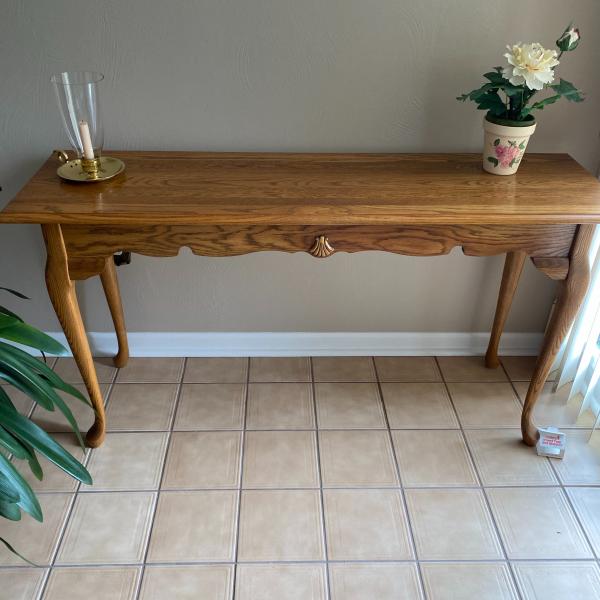 Photo of Sofa table Oak