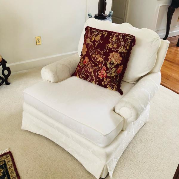 Photo of Hecht's White Chair and Chaise