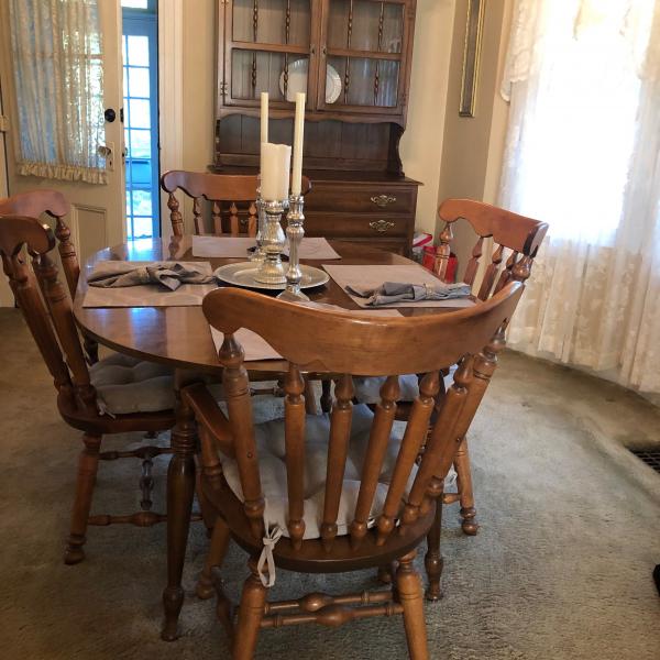 Photo of Mint Condition Dining Room set