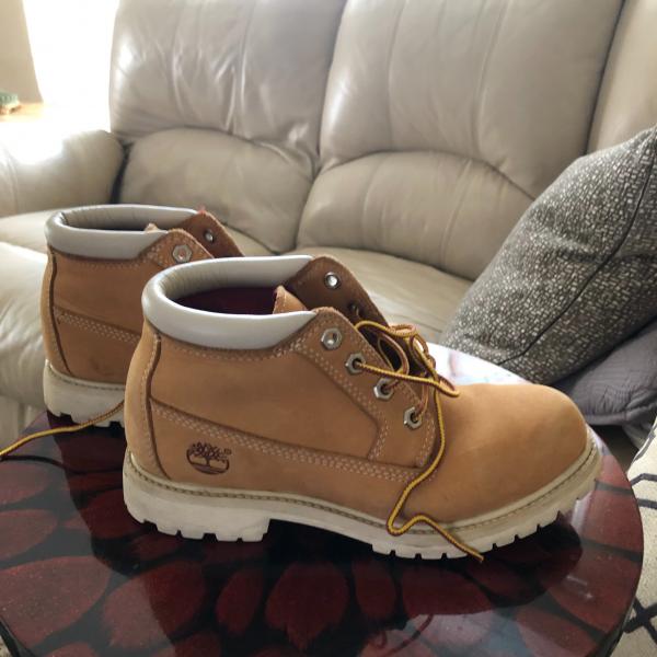 Photo of Ladies Timberland Boats size 7