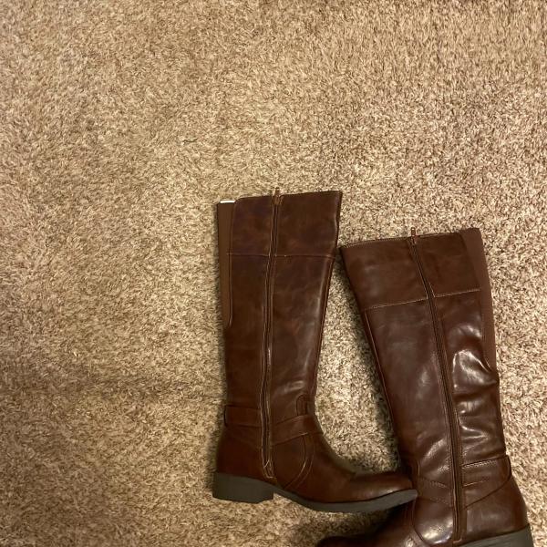 Photo of Women’s mid calf boots