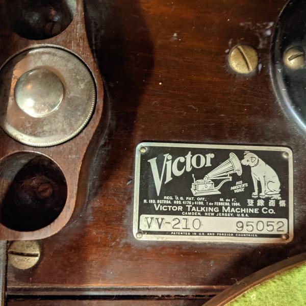 Photo of Record player (Victrola phonograph circa 1922)