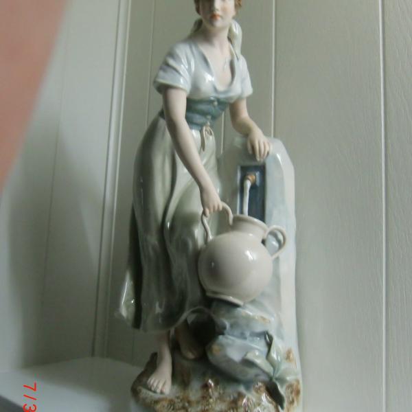 Photo of Porcelains Statues  