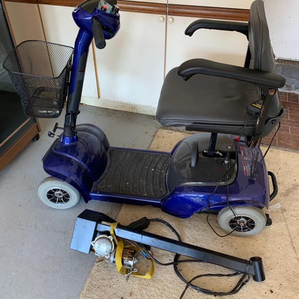 Photo of Scooter with lift for automobile