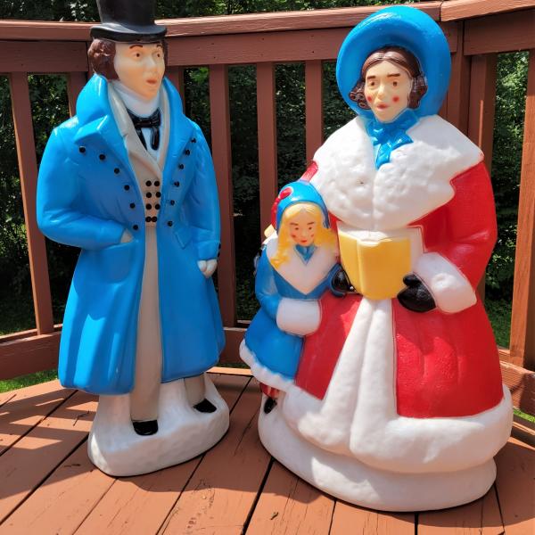 Photo of Vintage Empire Blow Molds Christmas Carolers