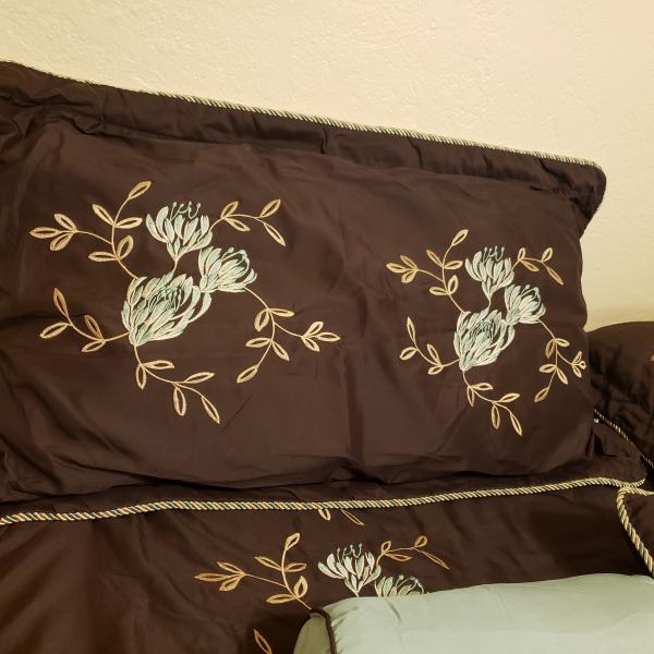 Photo of King size comforter embroidered patterns