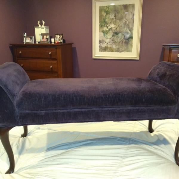 Photo of Bed bench and bedroom accessories 