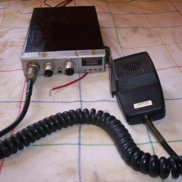 Photo of Audiovox MCB-16 40 Channel C B Radio