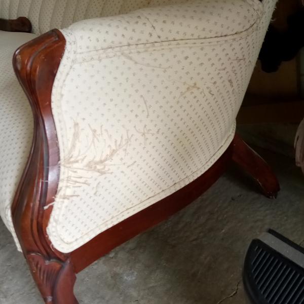 Photo of Vintage couch with matching chairs (2).