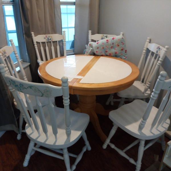 Photo of White tile top extendable pedestal table/6 chairs