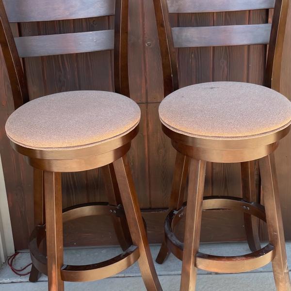 Photo of 2 bar stools