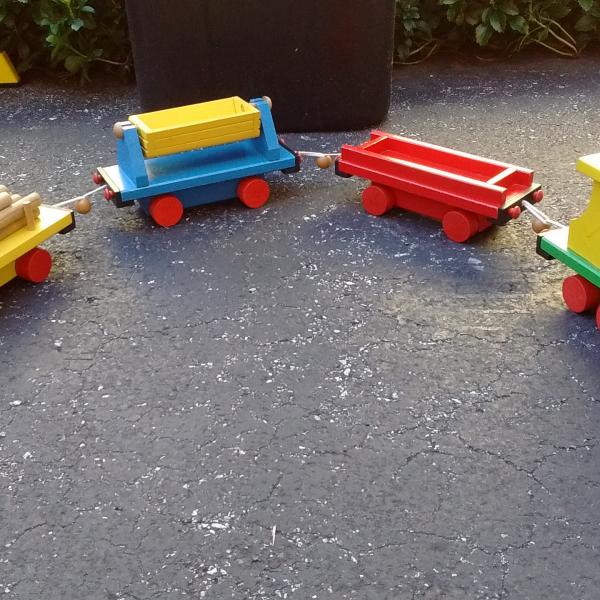 Photo of Finer Things - CHILDREN TOY'S - Wooden Train, 4 Cars