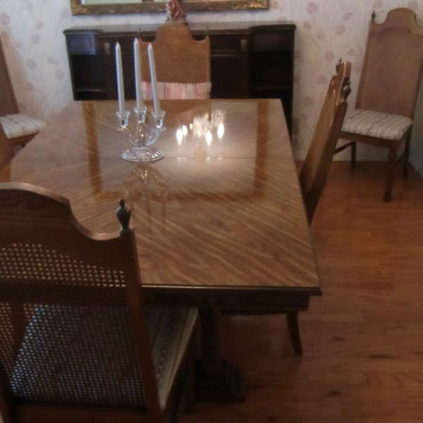 Photo of Dining Table and Chairs Set